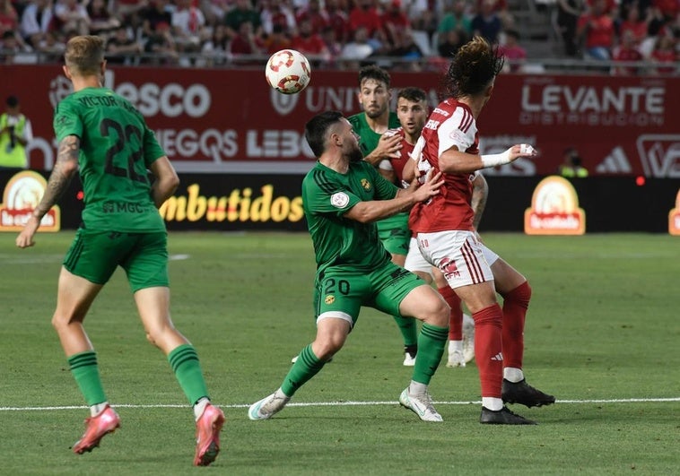El Murcia tiene corazón pero no aprende ante Pablo Fernández